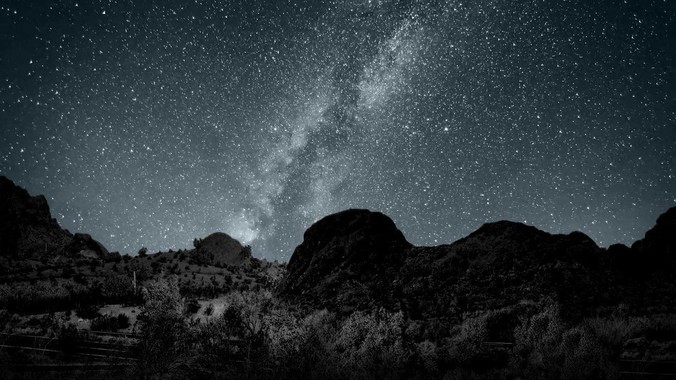 该怎么反驳有的人说；“东德和西德，朝鲜和韩国就是上帝摆出来最大的例子”?